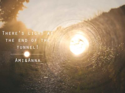 トンネルの先に見える光
